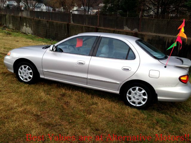 2000 Hyundai Elantra FWD 4dr Sport