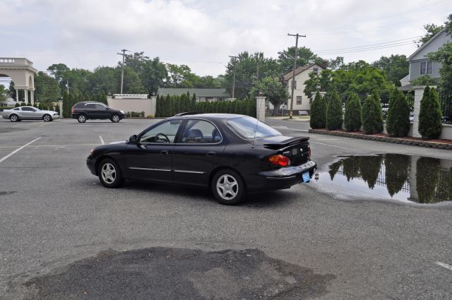 2000 Hyundai Elantra FWD 4dr Sport