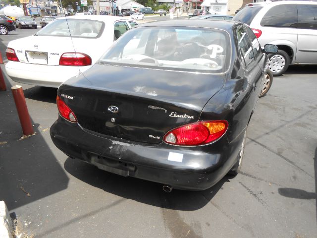 2000 Hyundai Elantra FWD 4dr Sport