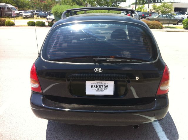 2000 Hyundai Elantra FWD 4dr Sport