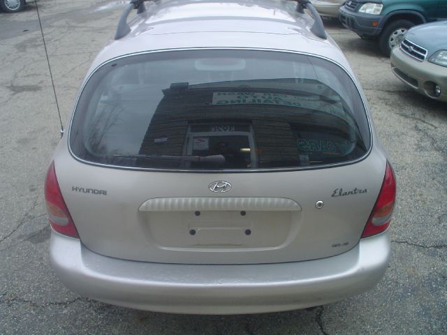 2000 Hyundai Elantra FWD 4dr Sport