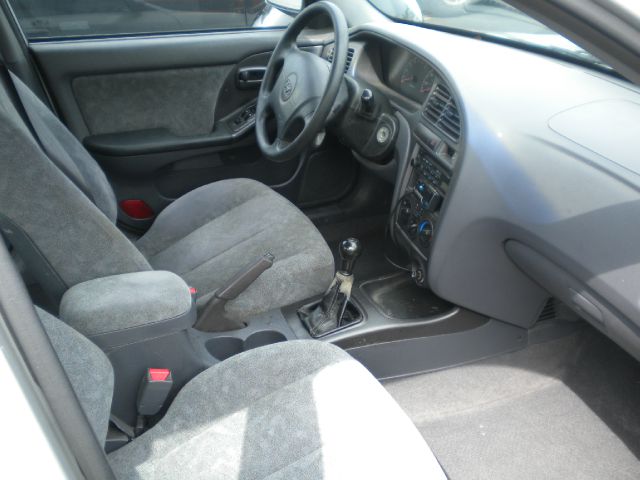 2001 Hyundai Elantra FWD 4dr Sport