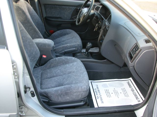 2001 Hyundai Elantra FWD 4dr Sport