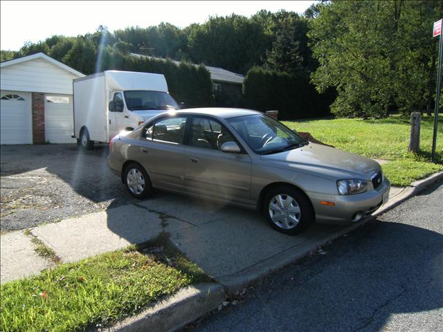 2002 Hyundai Elantra Bucket Lift