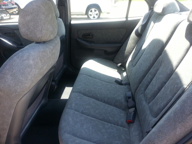 2002 Hyundai Elantra Standard 4X4 Hardtop