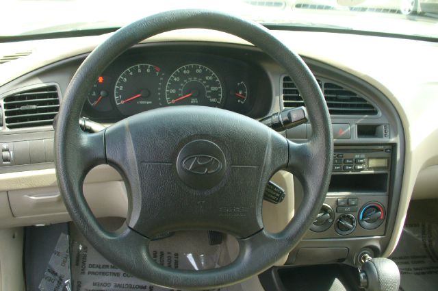 2002 Hyundai Elantra FWD 4dr Sport