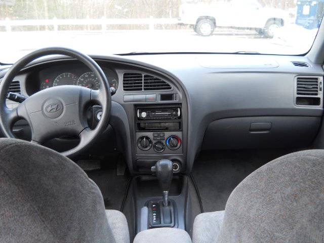 2002 Hyundai Elantra FWD 4dr Sport