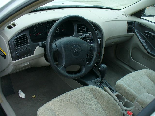 2002 Hyundai Elantra FWD 4dr Sport