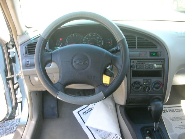 2002 Hyundai Elantra FWD 4dr Sport