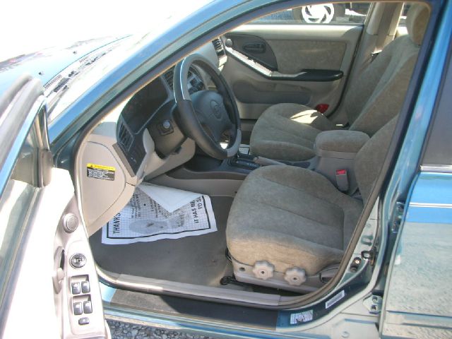 2002 Hyundai Elantra FWD 4dr Sport