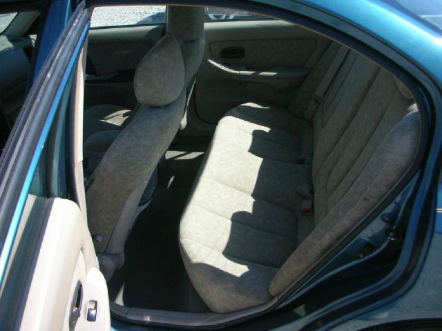 2002 Hyundai Elantra FWD 4dr Sport