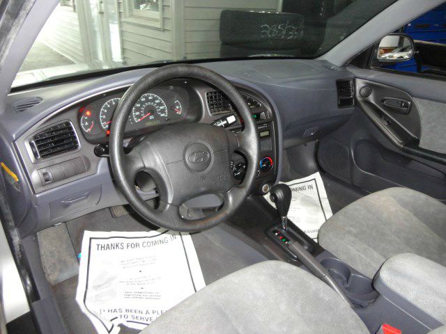 2003 Hyundai Elantra 4dr Sdn Quattro Auto