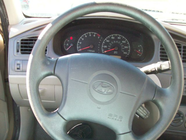 2003 Hyundai Elantra FWD 4dr Sport