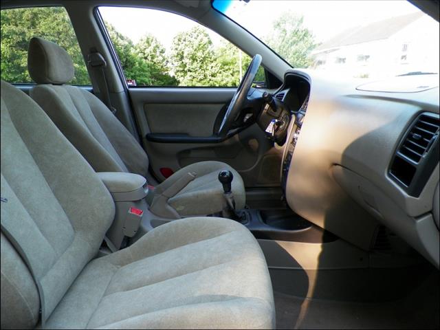 2003 Hyundai Elantra XUV SLE 4WD