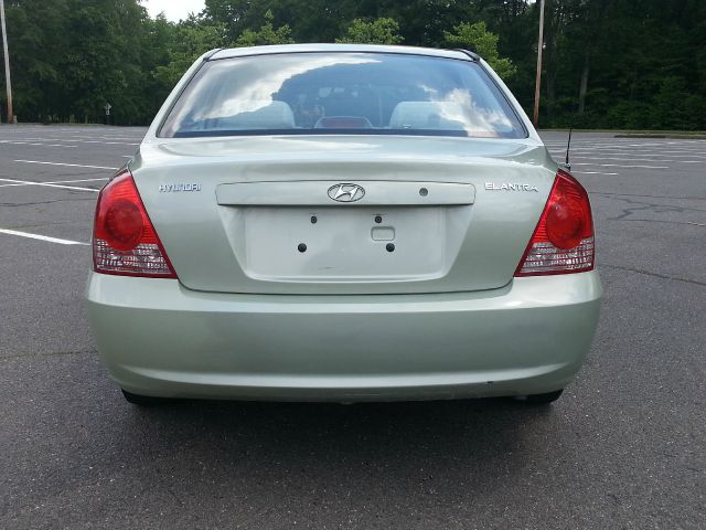 2004 Hyundai Elantra FWD 4dr Sport