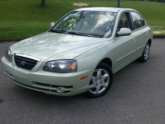 2004 Hyundai Elantra FWD 4dr Sport