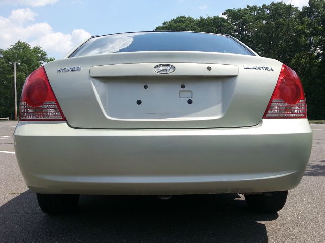 2004 Hyundai Elantra FWD 4dr Sport