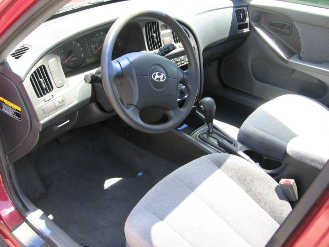 2004 Hyundai Elantra FWD 4dr Sport