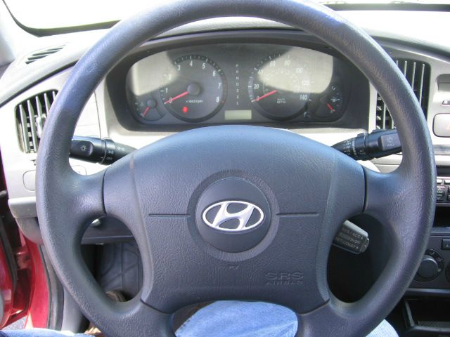 2004 Hyundai Elantra FWD 4dr Sport