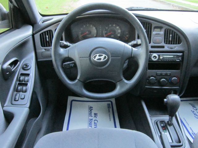 2004 Hyundai Elantra FWD 4dr Sport