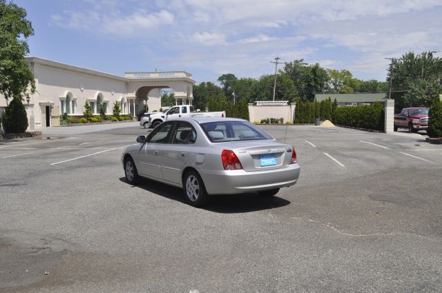 2004 Hyundai Elantra Low Price