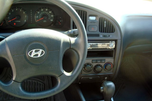 2004 Hyundai Elantra FWD 4dr Sport