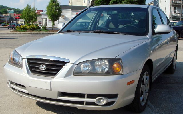 2004 Hyundai Elantra FWD 4dr Sport