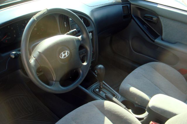 2004 Hyundai Elantra FWD 4dr Sport