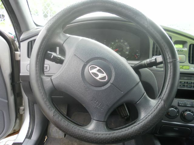 2004 Hyundai Elantra FWD 4dr Sport