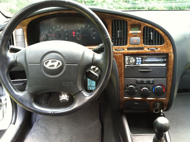 2004 Hyundai Elantra Low Price