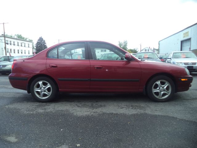 2005 Hyundai Elantra LS Flex Fuel 4x4 This Is One Of Our Best Bargains