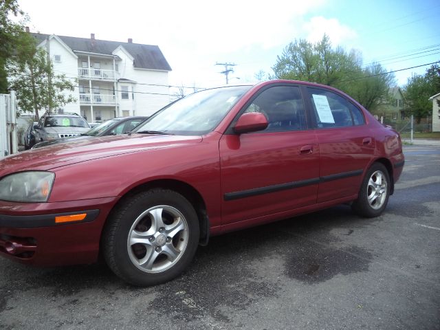 2005 Hyundai Elantra LS Flex Fuel 4x4 This Is One Of Our Best Bargains