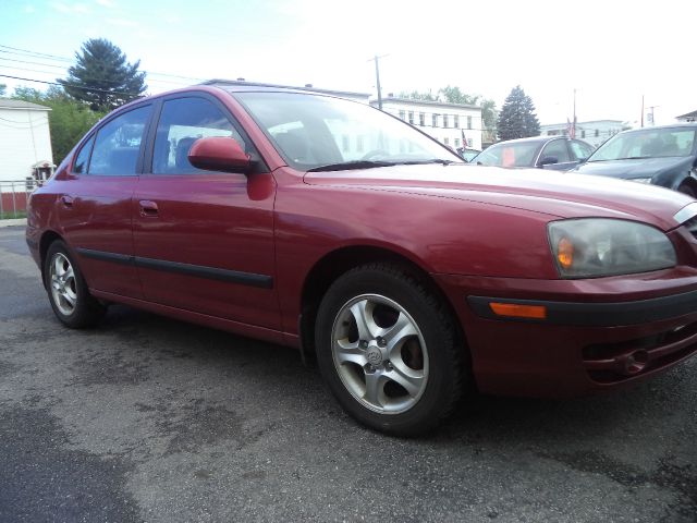 2005 Hyundai Elantra LS Flex Fuel 4x4 This Is One Of Our Best Bargains