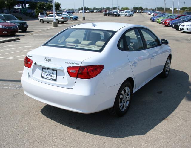 2010 Hyundai Elantra FWD 4dr Sport