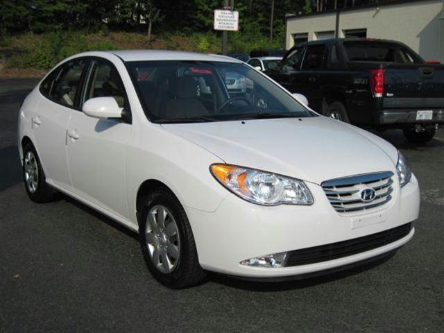 2010 Hyundai Elantra E350 XLT 12 Passenger Van