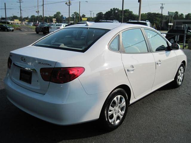 2010 Hyundai Elantra E350 XLT 12 Passenger Van