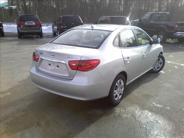 2010 Hyundai Elantra 5D Sedan