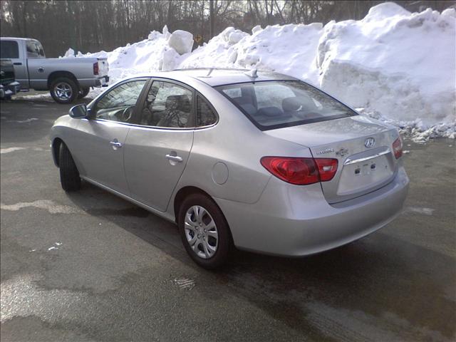 2010 Hyundai Elantra 5D Sedan