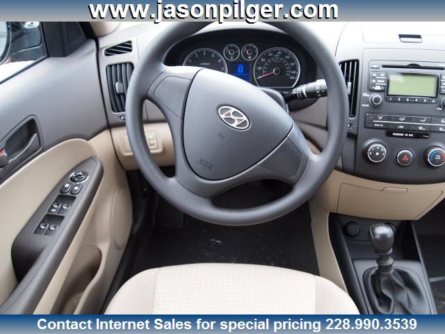 2012 Hyundai Elantra Touring 4dr Sdn I4 Man LX