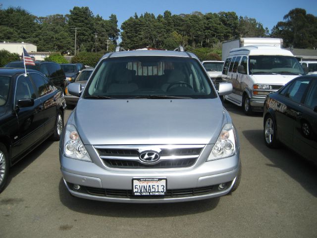 2007 Hyundai Entourage FWD 4dr Sport