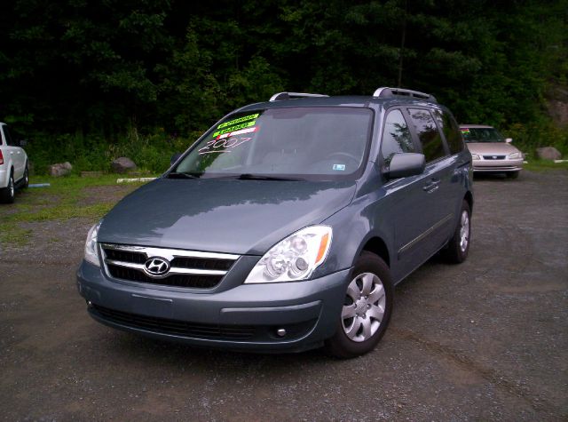 2007 Hyundai Entourage FWD 4dr Sport