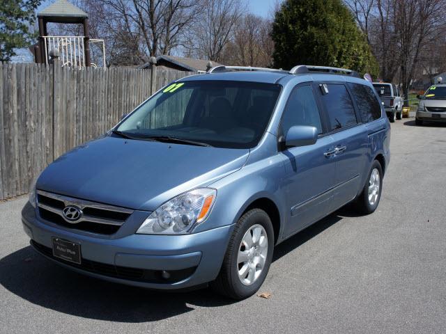 2007 Hyundai Entourage SE