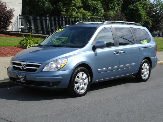 2007 Hyundai Entourage FWD 4dr Sport