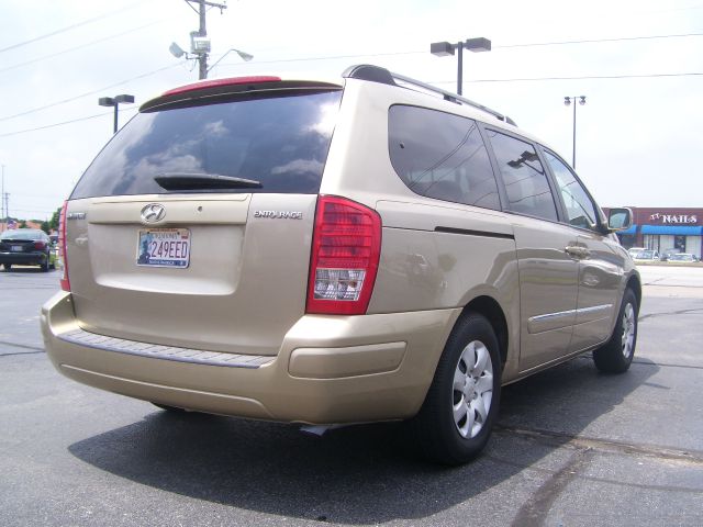 2007 Hyundai Entourage FWD 4dr Sport