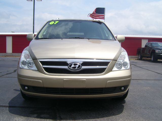 2007 Hyundai Entourage FWD 4dr Sport