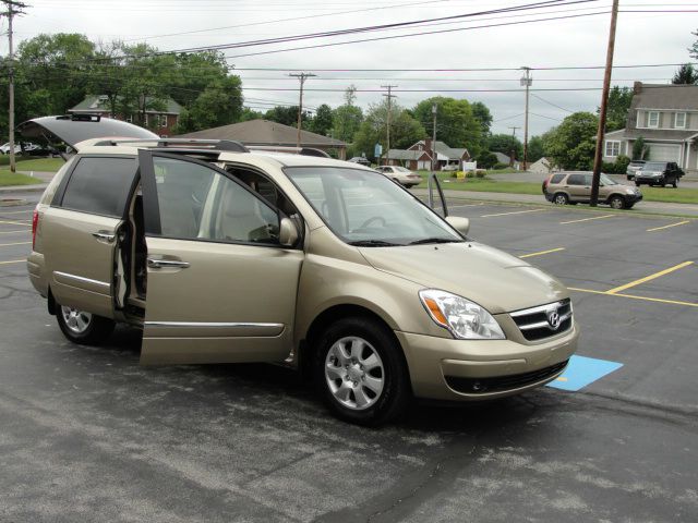 2008 Hyundai Entourage SLT 25