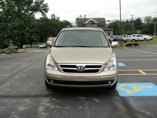 2008 Hyundai Entourage SLT 25