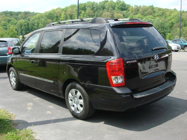 2008 Hyundai Entourage SLT 25