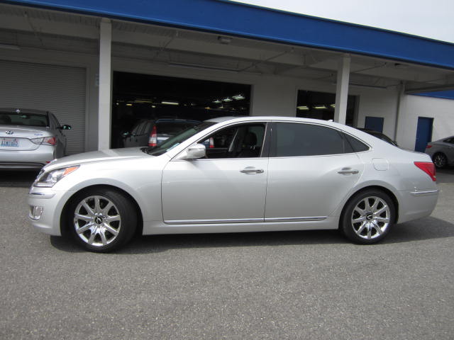 2011 Hyundai Equus AWD W/navigation 1 Owner Carfax