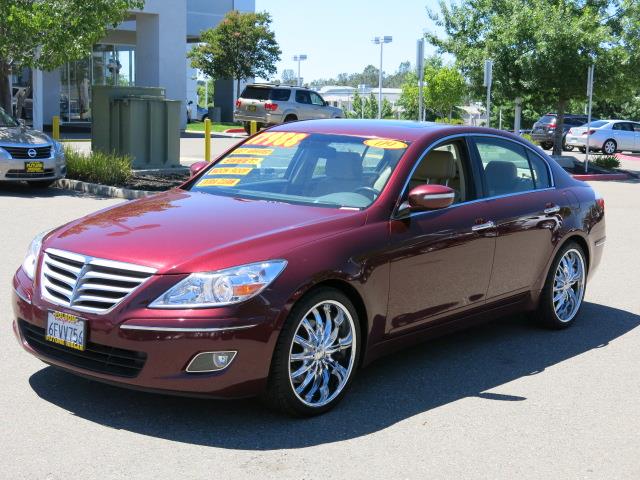 2009 Hyundai Genesis Base